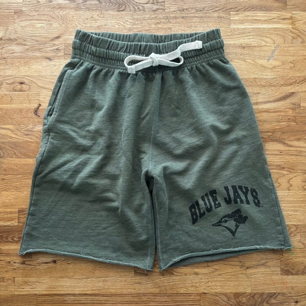 Blue Jays Shorts Olive green, sweatshirt material, elastic waist, drawstring.